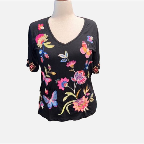 Johnny Was Gracey Trapunto Embroidered Floral Butterfly Boho Black Tee (Size M) - Picture 1 of 12